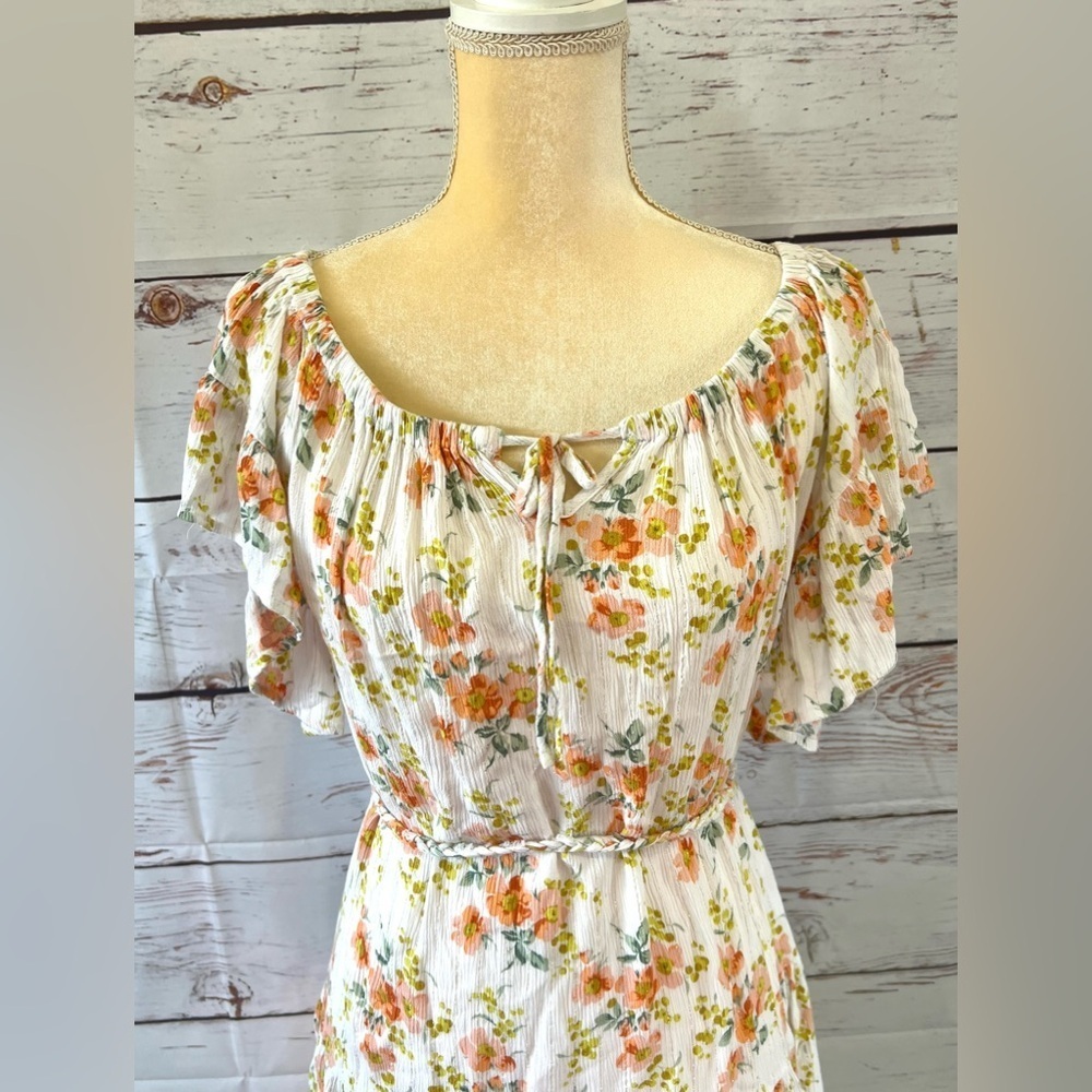Cupcake and Cashmere Woman’s White Floral Lightweight Raylon Dress Size Large - Picture 2 of 8